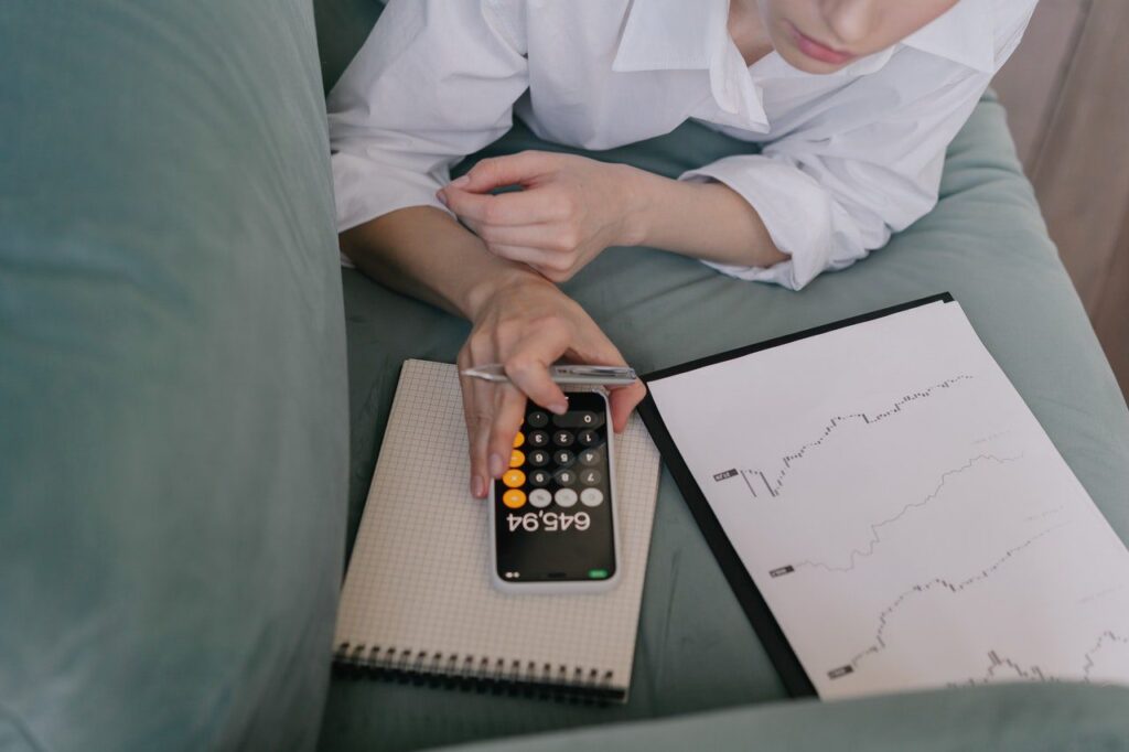 6 Approaches to Balancing Joint Expenses and Financial Independence in Relationships
