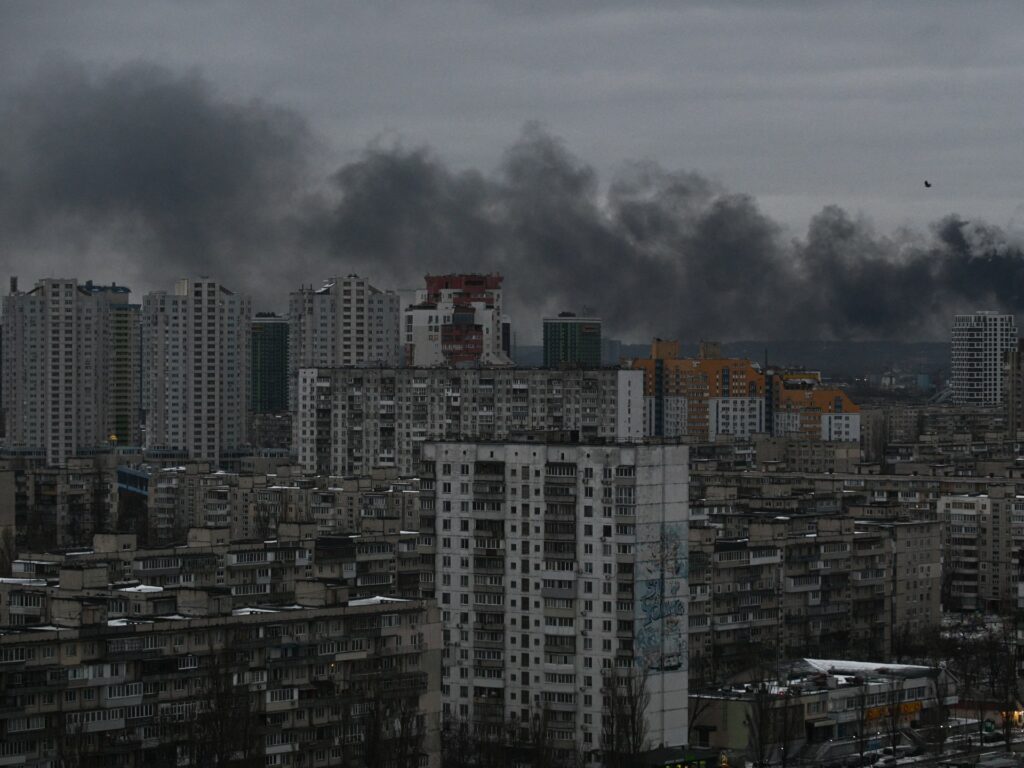 Russia hammers Ukraine’s capital ahead of Trump-Zelenskyy meeting | Russia-Ukraine war News