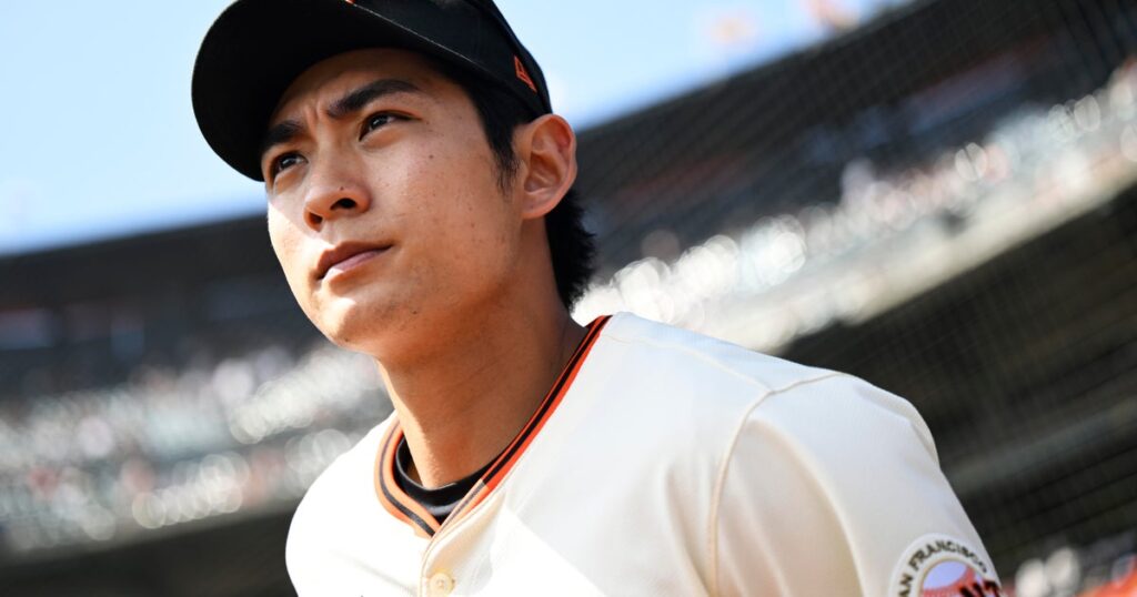 San Francisco Giants outfielder Jung Hoo Lee detained by immigration agents at LAX Airport, team confirms